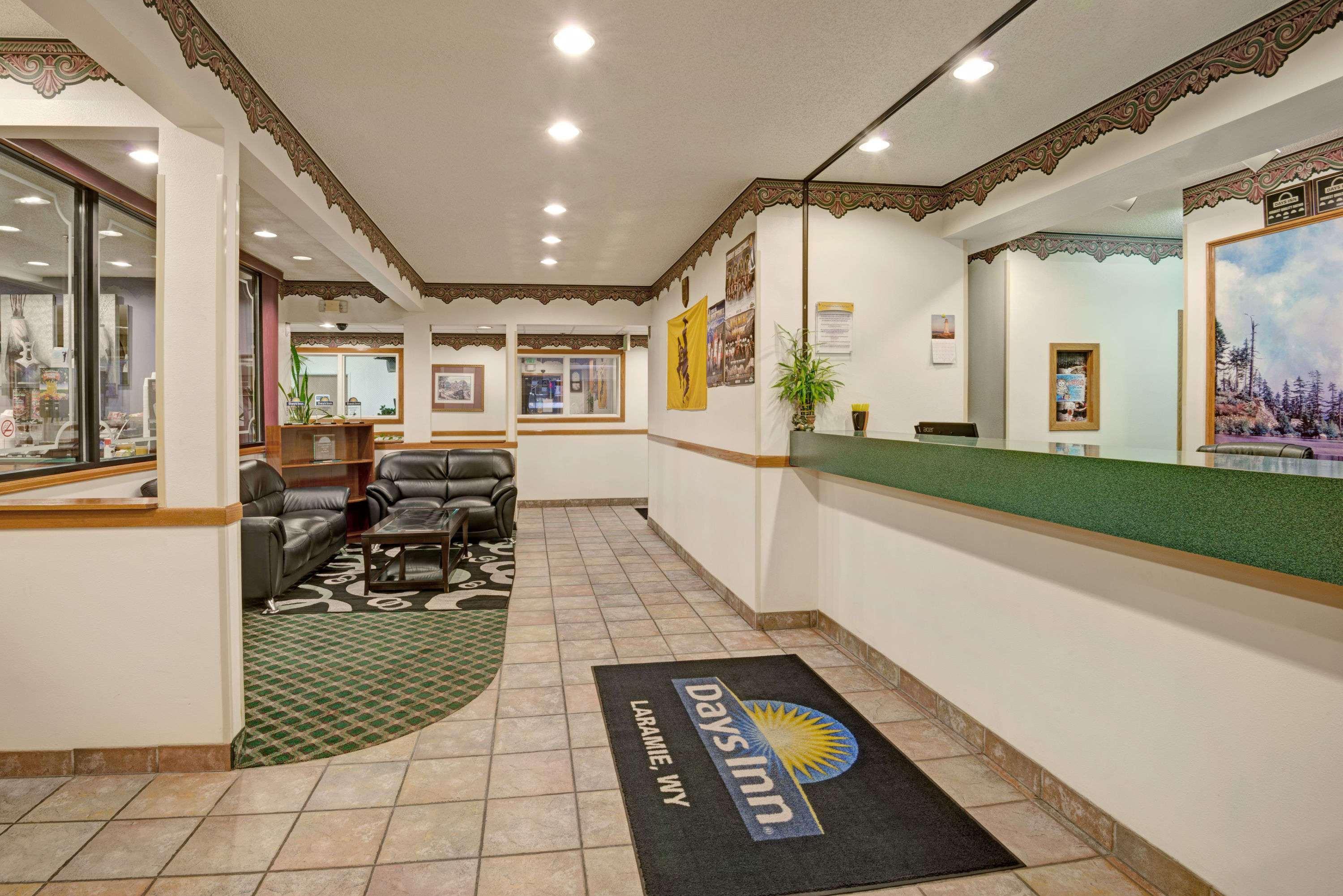 Days Inn By Wyndham לאראמי מראה חיצוני תמונה